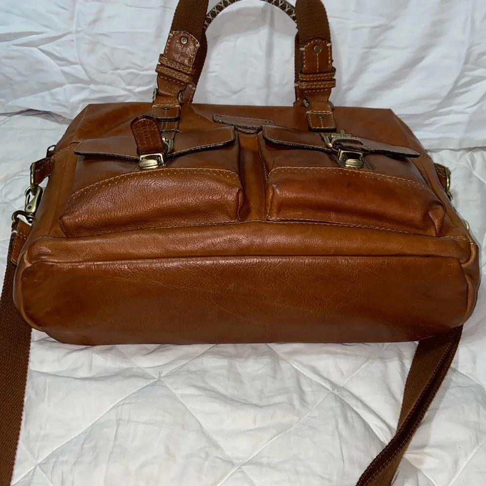 Gorgeous Tommy Bahama Leather Briefcase messenger bag